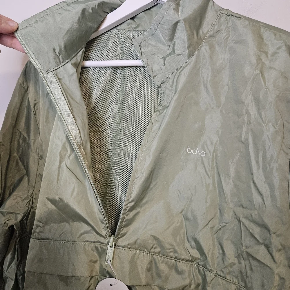 FabFitFun x Bala Running Jacket Break Away Womens L/XL $80 Light Green NEW - Picture 6 of 16